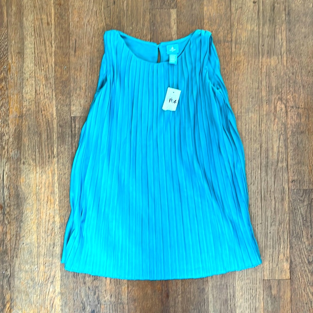 NWT GAP kids holiday pleated shift dress. Jersey material with light sheen; 3Y
